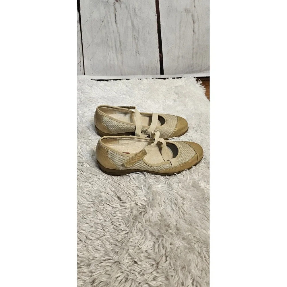 Munro America Angie Mary‎ Jane Gold Hook Loop Straps 8 M